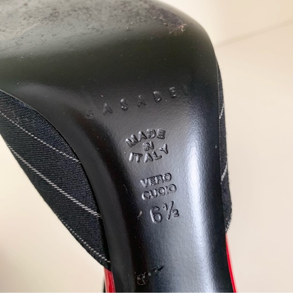 Casadei pinstripe cap toe heel made in Italy - Picture 7 of 16